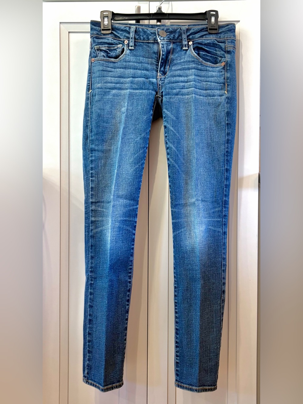 LIKE NEW! American Eagle Jeans
